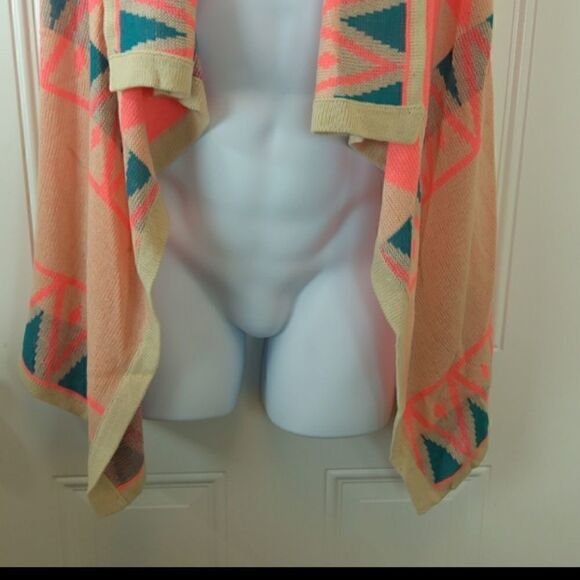 B-Sharp drape front sweater vest with collar - Picture 3 of 9